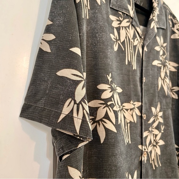 Tommy Bahama 100% Silk Mens Size X-Large Short Sleeve Hawaiian Shirt - Picture 4 of 11